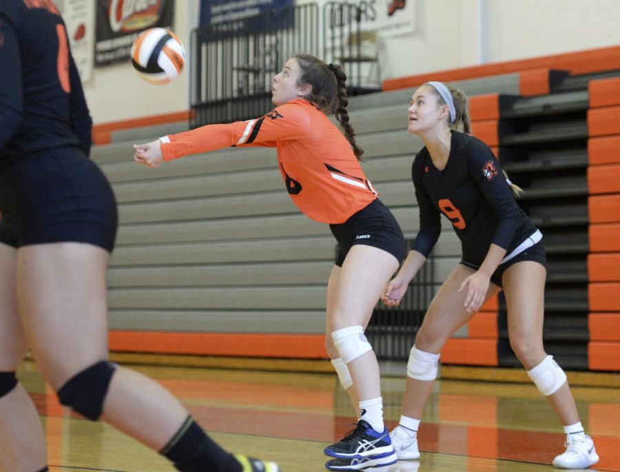 Varsity volleyball welcomes freshman Vivian Kieffer