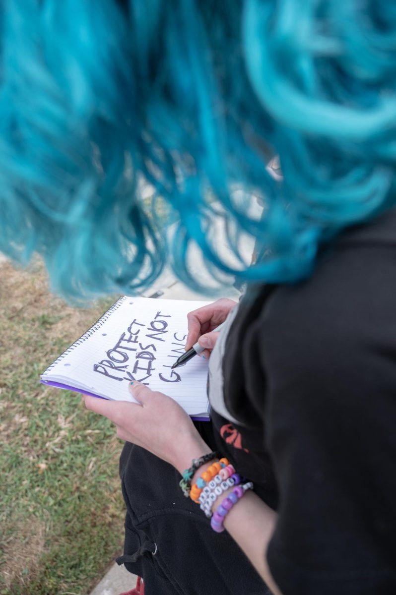 Hbell.Protest.sep.3-13